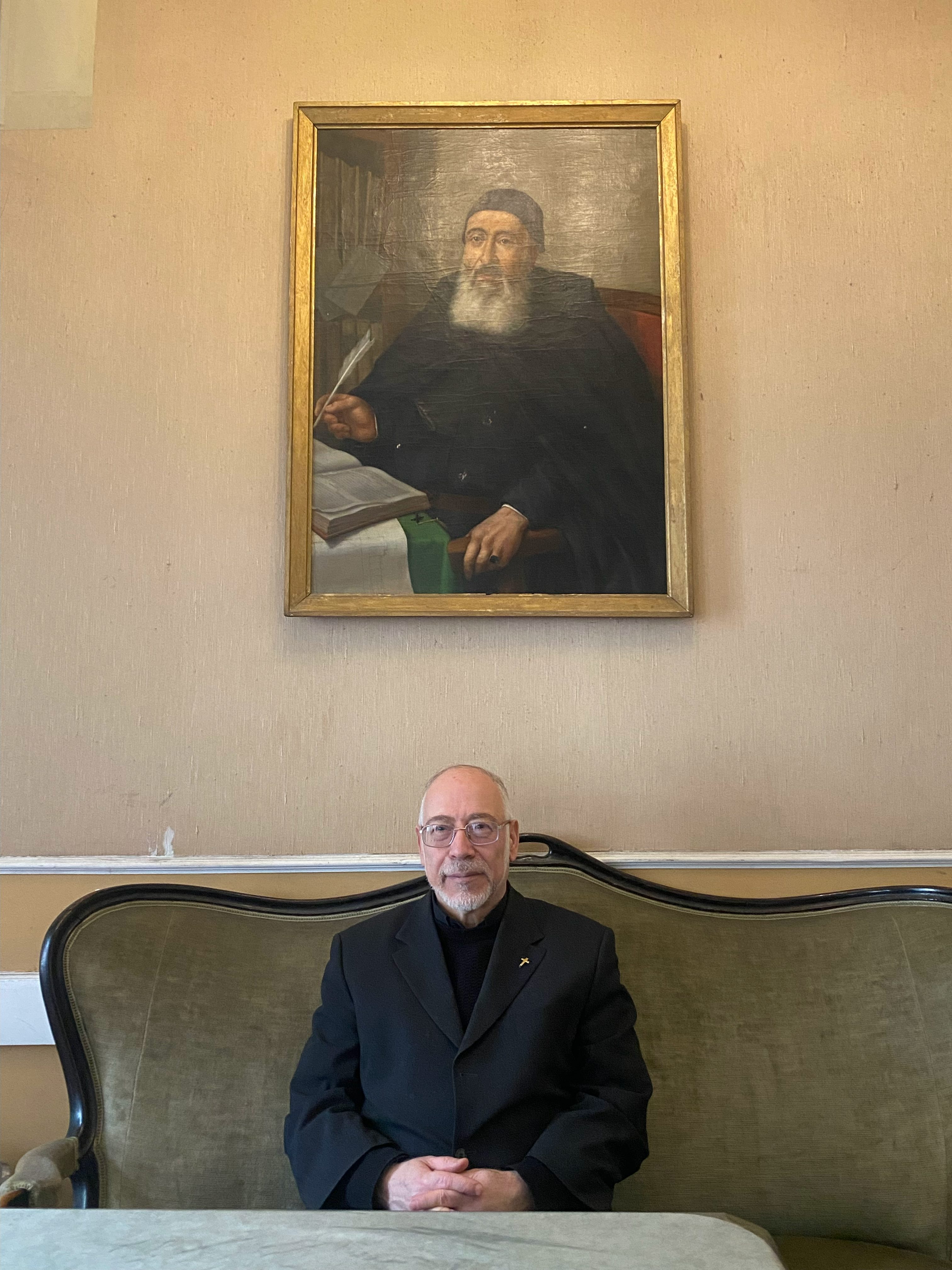 No. 2 — շապիկ